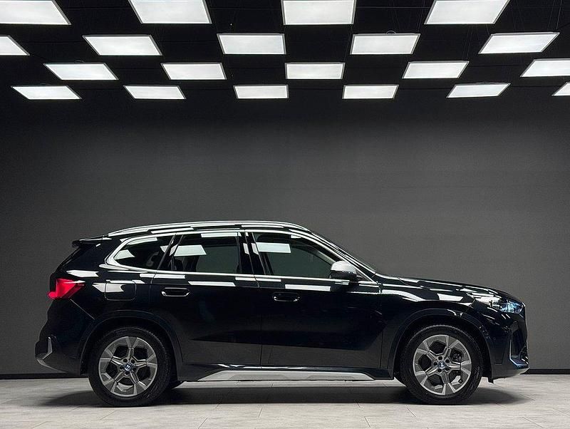 Begagnad BMW iX1 xLine 230 kW (313 HK) 2023 Svart SUV