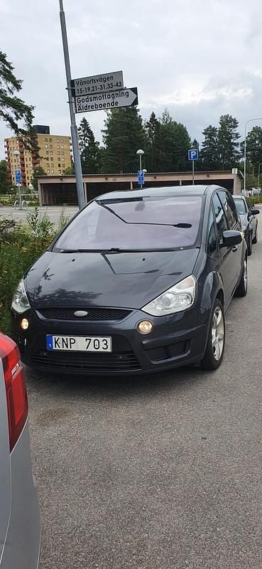 Begagnad Ford S-MAX S 175 HK (128 kW) 2010 Minibuss