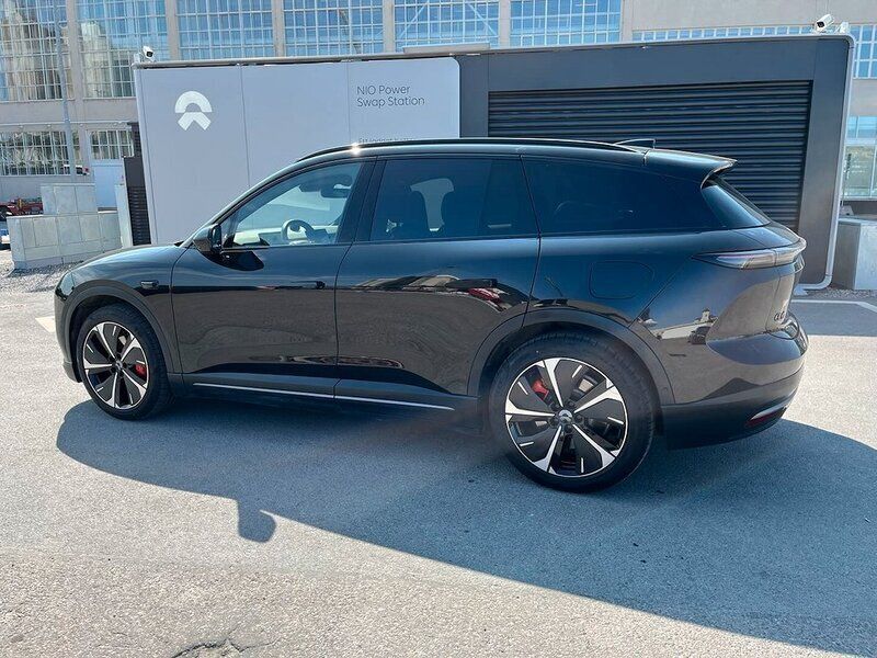 Svart Begagnad 2023 Nio EL6 SUV | 539 900 kr - Bild 1/4