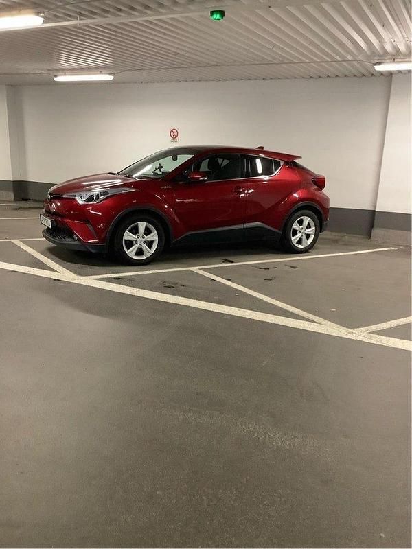 Begagnad 2018 Toyota C-HR Edition SUV | 215 000 kr (Marknadspris) - Bild 1/3