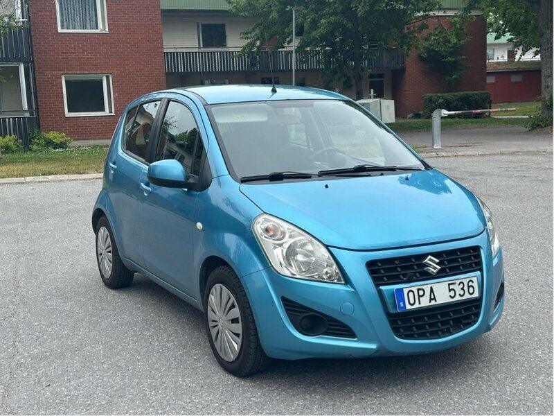 Blå Begagnad 2013 Suzuki Splash GLS Halvkombi | 27 500 kr (Bra pris) - Bild 1/4