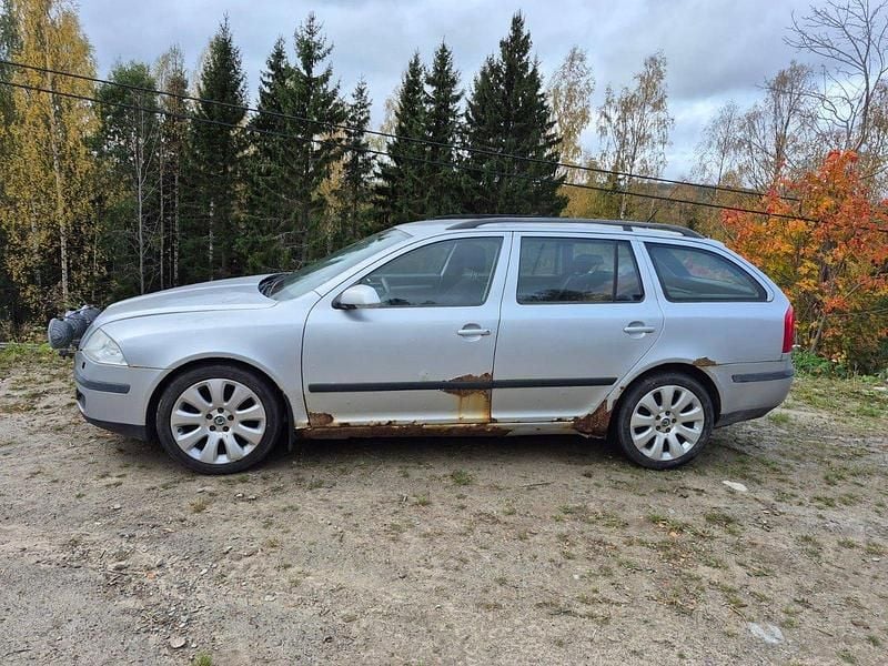 Silver Begagnad 2008 Skoda Octavia Kombi | 6 000 kr (Superpris) - Bild 1/1