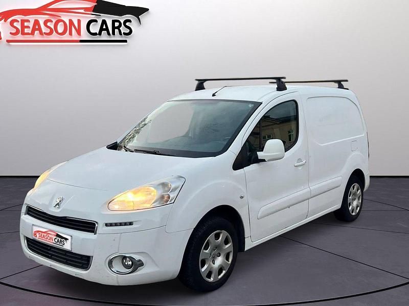 Vit Begagnad 2015 Peugeot Partner Minibuss | 54 900 kr (Marknadspris) - Bild 1/4