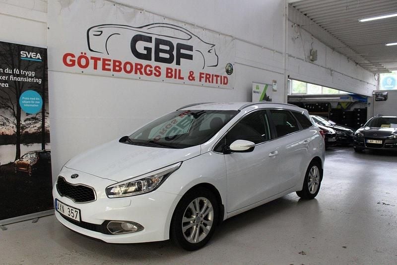 Vit Begagnad 2013 Kia Ceed Comfort Kombi | 79 900 kr (Marknadspris) - Bild 1/3
