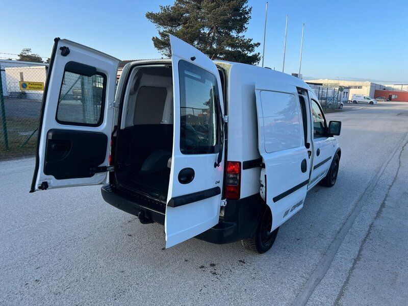 Begagnad Opel Combo Eco 94 HK (69 kW) 2008 Vit Minibuss
