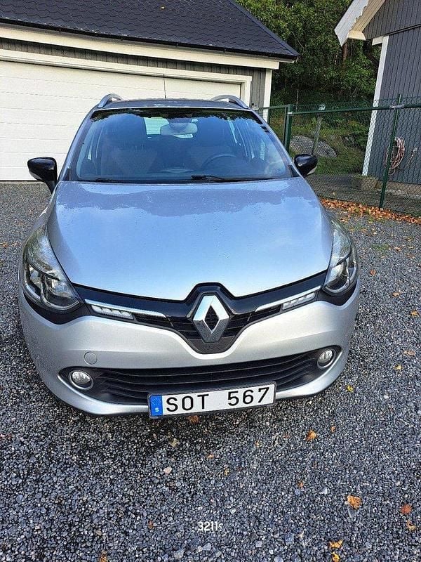 Silver Begagnad 2014 Renault Clio GrandTour Kombi | 49 000 kr (Superpris) - Bild 1/4