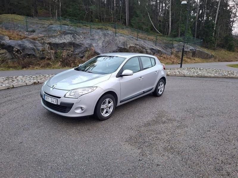 Begagnad 2010 Renault Mégane III | 36 000 kr (Marknadspris) - Bild 1/4