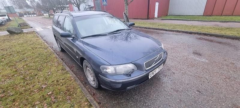Begagnad 2004 Volvo V70 Kombi | 20 000 kr (Bra pris) - Bild 1/4