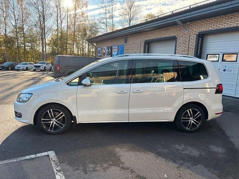 Begagnad VW Sharan GT 184 HK (135 kW) 2017 Vit Minibuss