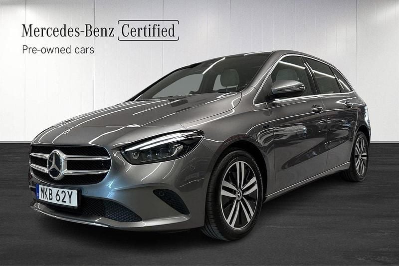 Gråmetallic Begagnad 2021 Mercedes B250e Premium Plus Minibuss | 289 000 kr - Bild 1/4