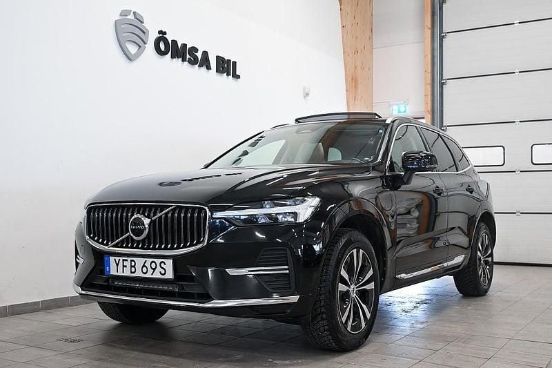 Begagnad Volvo XC60 Core 350 HK (257 kW) 2022 Svart SUV