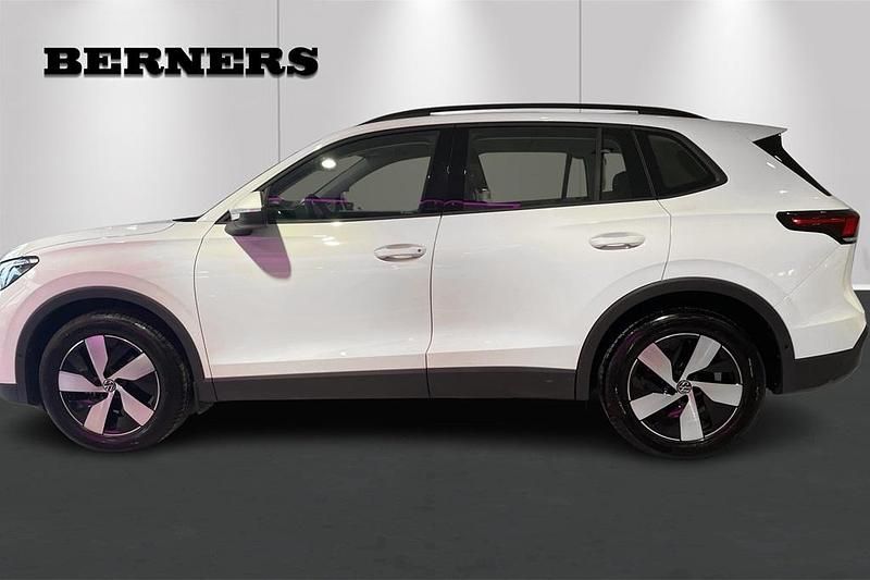 Begagnad VW Tiguan Life 151 HK (111 kW) 2024 Vit SUV