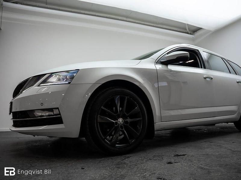 Begagnad Skoda Octavia Business Line 116 HK (85 kW) 2017 Vit Kombi
