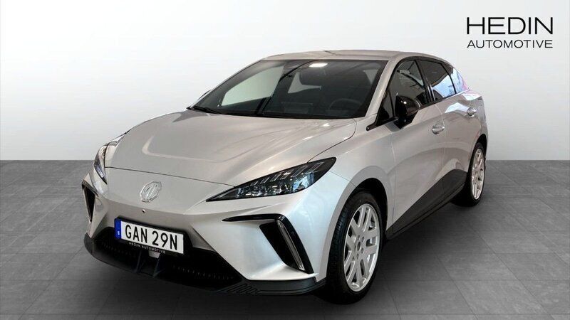 Grå (grey) Begagnad 2023 MG MG4 EV Luxury Halvkombi | 334 900 kr (Marknadspris) - Bild 1/4