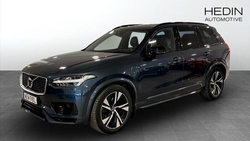 Mörkblå (blue) Begagnad 2020 Volvo XC90 R-Design SUV | 529 900 kr - Bild 1/4