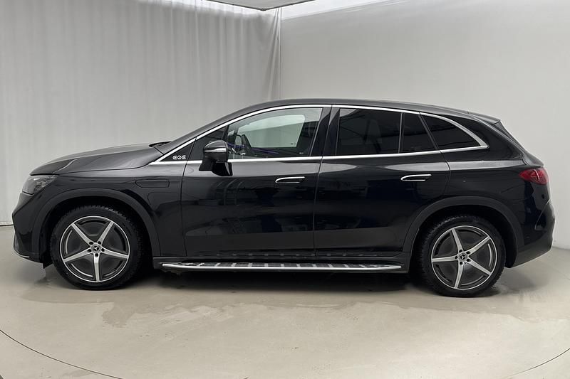Begagnad Mercedes EQE500 AMG Line Premium 300 kW (408 HK) 2023 Svart SUV