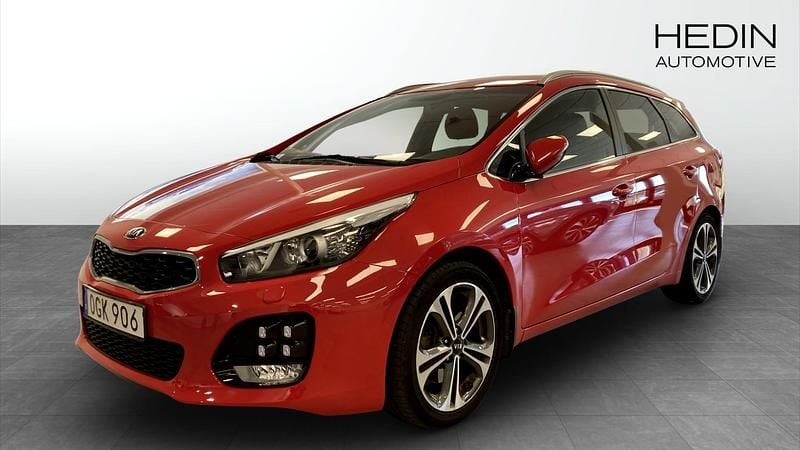 Röd (red) Begagnad 2016 Kia Ceed Sportswagon GT-Line Kombi | 154 800 kr (Marknadspris) - Bild 1/4