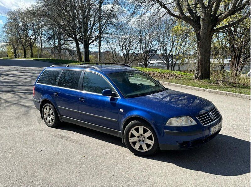 Blå Begagnad 2003 VW Passat Kombi | 22 500 kr - Bild 1/4