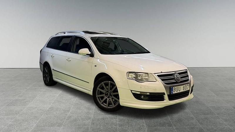 Vit Begagnad 2010 VW Passat Sportline Kombi | 29 900 kr (Bra pris) - Bild 1/4