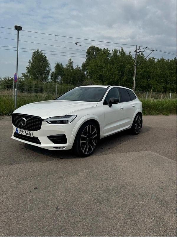 Vit Begagnad 2020 Volvo XC60 R-Design SUV | 379 000 kr (Marknadspris) - Bild 1/4