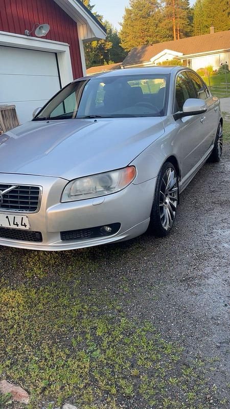 Begagnad 2007 Volvo S80 Sedan | 35 000 kr (Marknadspris) - Bild 1/4