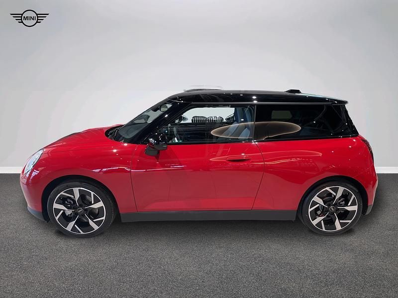 Begagnad Mini Cooper SE 162 kW (221 HK) 2024 Röd Halvkombi