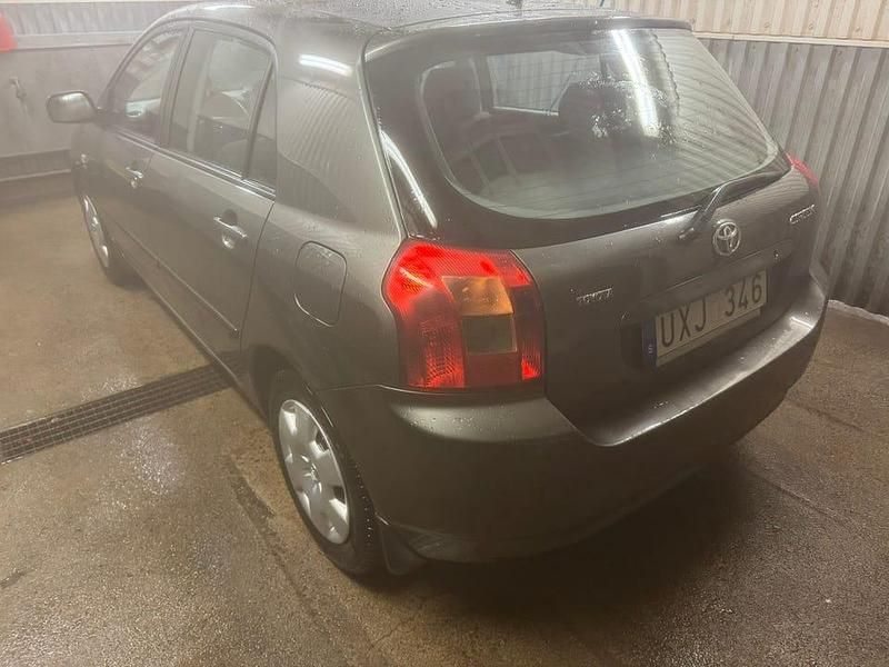 Begagnad Toyota Corolla 110 HK (80 kW) 2004