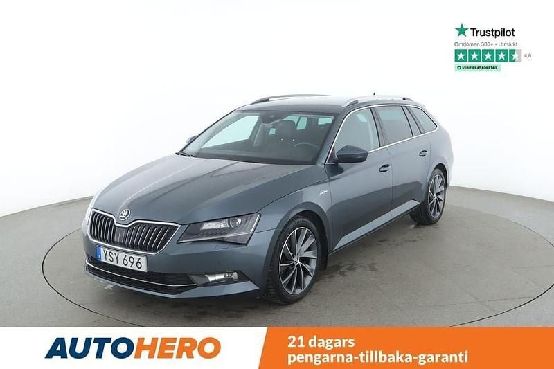 Mörkgrå (grå) Begagnad 2018 Skoda Superb LAURIN & KLEMENT Kombi | 210 000 kr (Marknadspris) - Bild 1/4