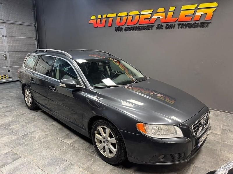 Begagnad Volvo V70 Momentum 109 HK (80 kW) 2010 Grå Kombi