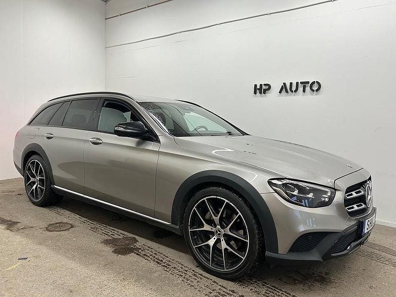 Begagnad Mercedes E220 All-Terrain 194 HK (142 kW) 2022 Silver Kombi