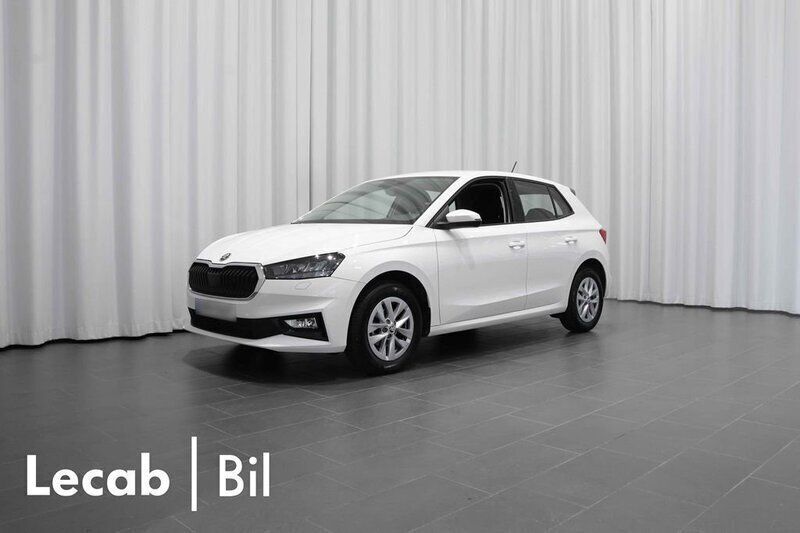 Vit (candy white) Begagnad 2024 Skoda Fabia Halvkombi | 209 500 kr (Marknadspris) - Bild 1/4