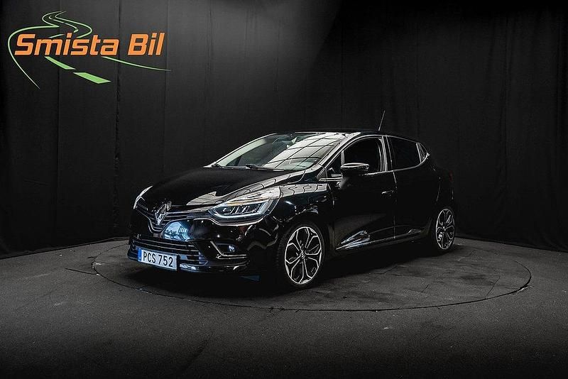 Svart Begagnad 2018 Renault Clio IV Intens Halvkombi | 118 900 kr (Lite dyr) - Bild 1/3