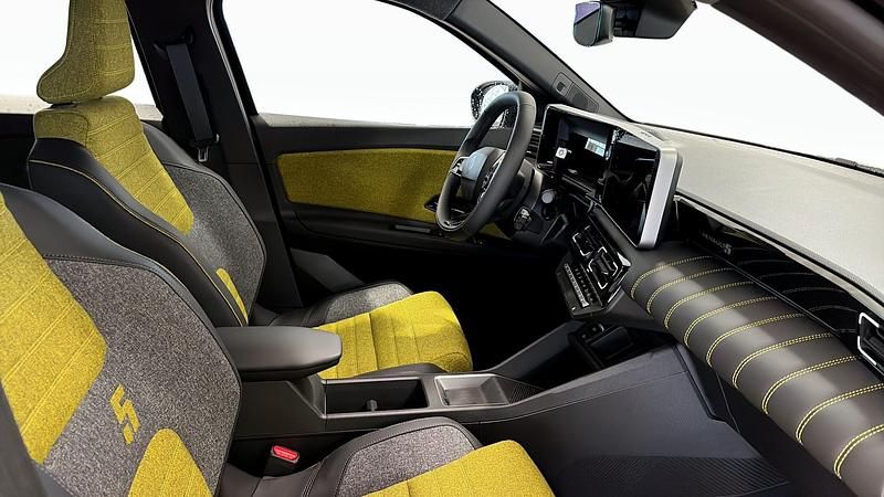 Ny Renault 5 E-Tech 2025 Svart