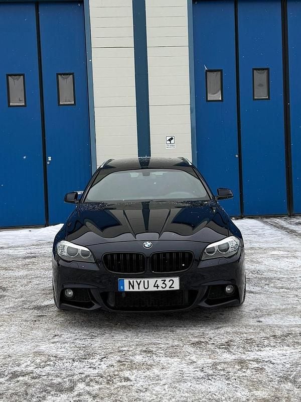 Begagnad BMW 520 M Sport 184 HK (135 kW) 2012 Svart Kombi