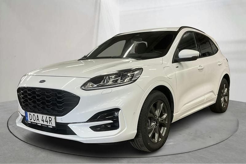 Vit Begagnad 2020 Ford Kuga ST-Line SUV | 235 000 kr (Bra pris) - Bild 1/4