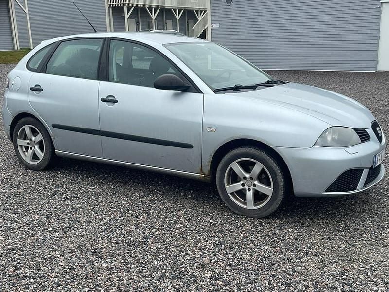 Begagnad 2008 Seat Ibiza Halvkombi | 21 000 kr (Marknadspris) - Bild 1/4