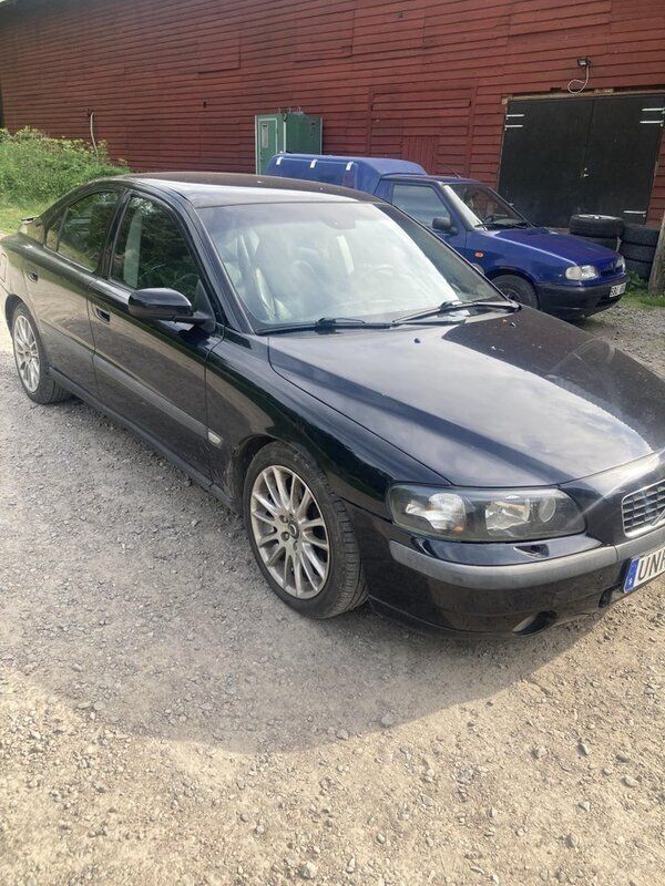 Svart Begagnad 2004 Volvo S60 Business Edition Sedan | 18 000 kr (Superpris) - Bild 1/4