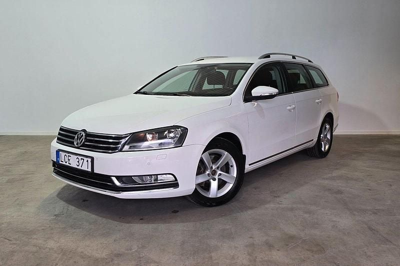 Vit Begagnad 2013 VW Passat Kombi | 89 800 kr (Marknadspris) - Bild 1/3