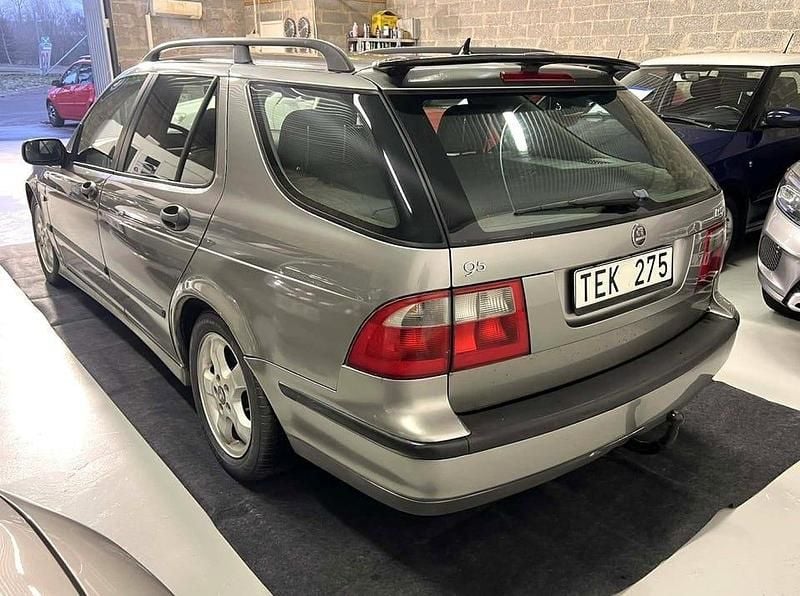 Begagnad Saab 9-5 Aero 250 HK (183 kW) 2002 Ljusgrå Kombi