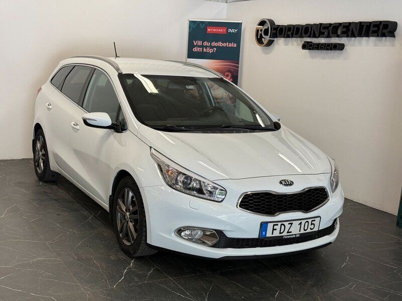 Vit Begagnad 2014 Kia Ceed Sportswagon EX Kombi | 74 900 kr (Marknadspris) - Bild 1/4