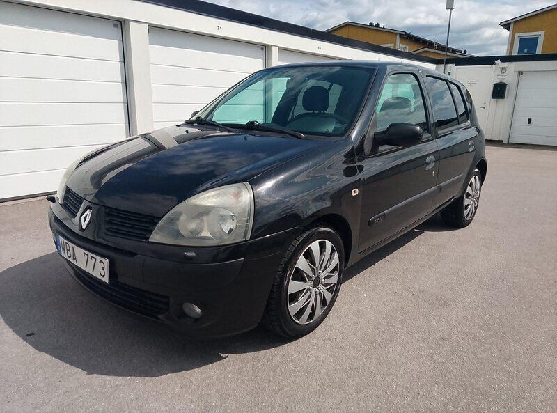 Svart Begagnad 2004 Renault Clio II Halvkombi | 18 500 kr (Marknadspris) - Bild 1/4