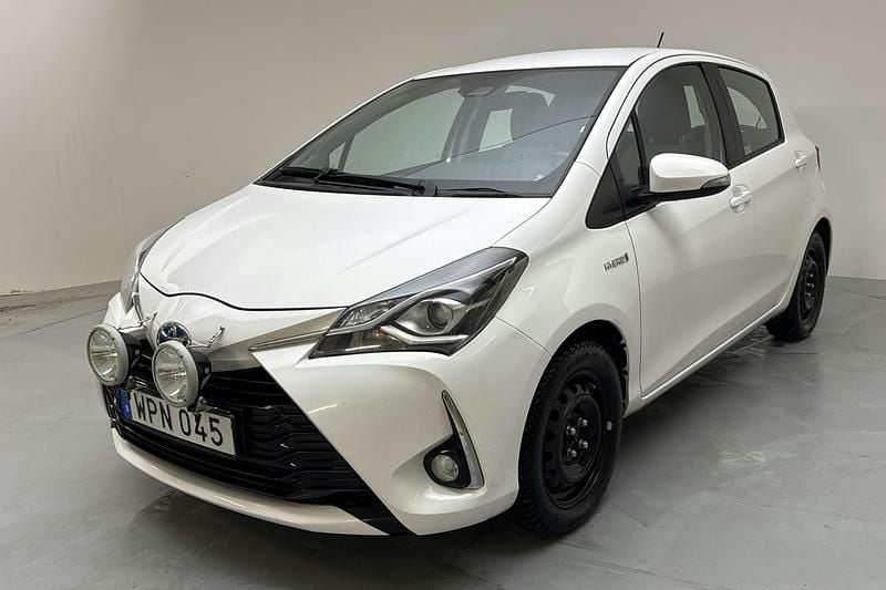 Begagnad Toyota Yaris Active 101 HK (74 kW) 2018 Vit