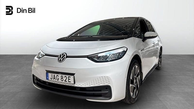 Vit Begagnad 2023 VW ID.3 Pro Performance Halvkombi | 299 900 kr (Marknadspris) - Bild 1/4