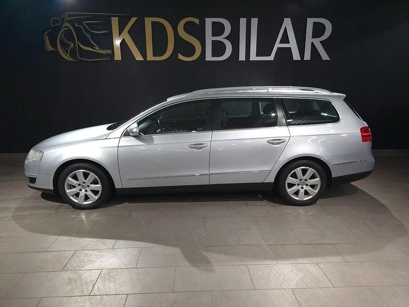 Silver Begagnad 2010 VW Passat Sportline Kombi | 39 900 kr (Marknadspris) - Bild 1/4