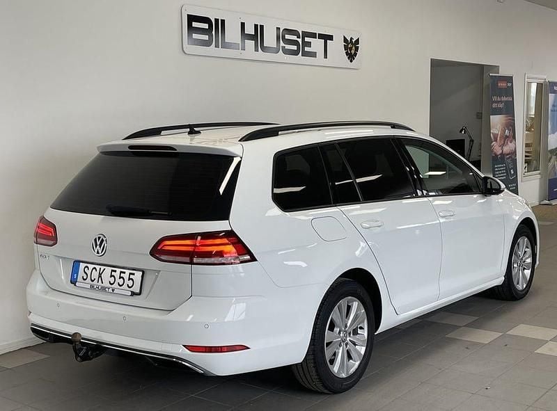 Begagnad VW Golf VII 116 HK (85 kW) 2018 Vit Kombi