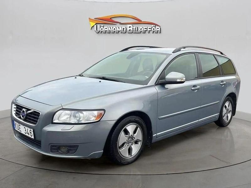Ljusblå (blå) Begagnad 2011 Volvo V50 Momentum Kombi | 54 900 kr (Marknadspris) - Bild 1/4