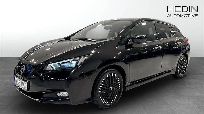 Svart Begagnad 2022 Nissan Leaf N-Connecta Halvkombi | 184 900 kr (Marknadspris) - Bild 1/4
