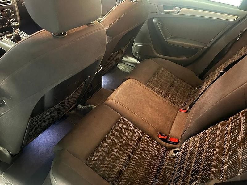 Begagnad Audi A4 Comfort 180 HK (132 kW) 2013 Grå Kombi