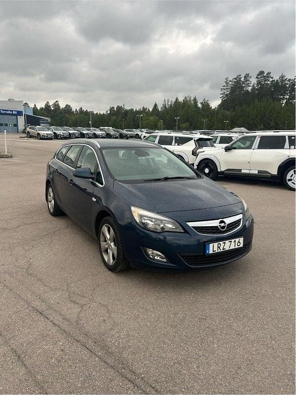 Blå Begagnad 2011 Opel Astra Enjoy Kombi | 39 000 kr (Bra pris) - Bild 1/4