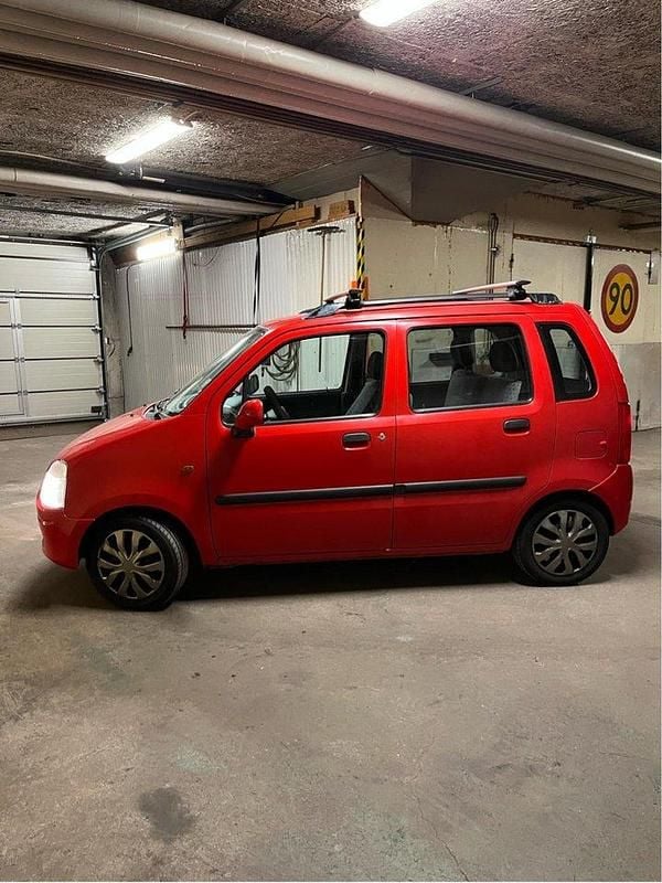 Röd Begagnad 2002 Opel Agila Halvkombi | 14 900 kr - Bild 1/4